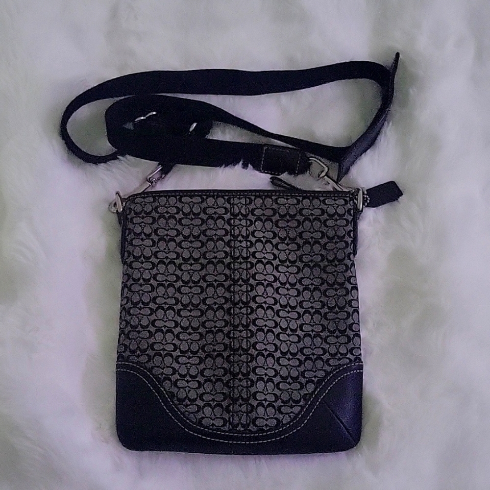 *AUTHENTIC* COACH  Crossbody  Small Bag (in signature black canvas) 🖤